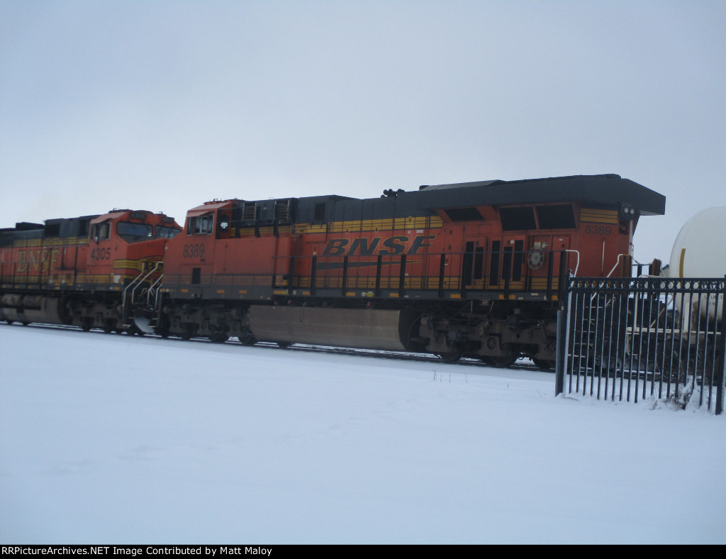 BNSF 8389